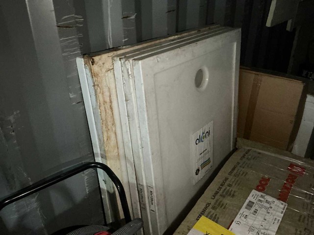 Inhoud container - afbeelding 16 van  38