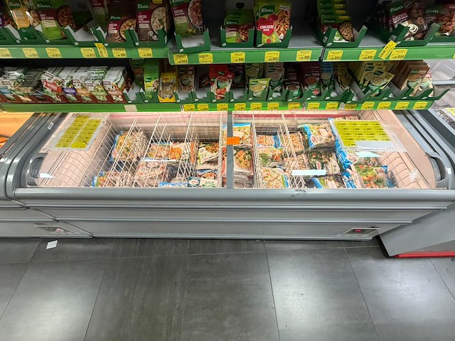 Inhoud diepvries: partij diepvriesproducten - afbeelding 1 van  13