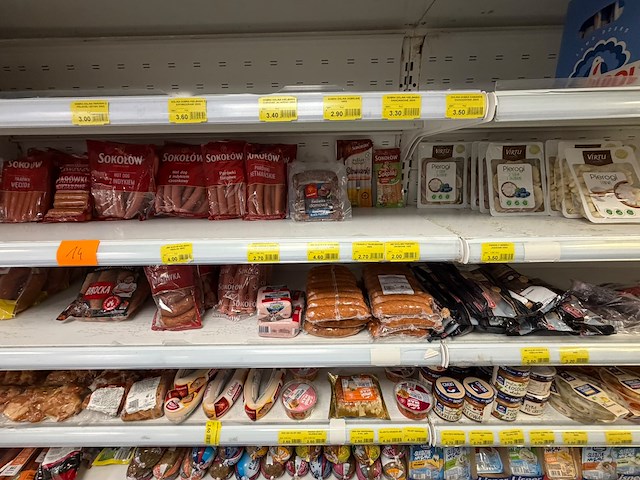Inhoud diepvries: partij gekoelde zuivelproducten - afbeelding 10 van  11