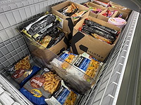 Inhoud diepvries: partij ijs en diepvriesdesserts - afbeelding 2 van  8