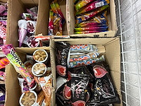 Inhoud diepvries: partij ijs en diepvriesdesserts - afbeelding 4 van  8
