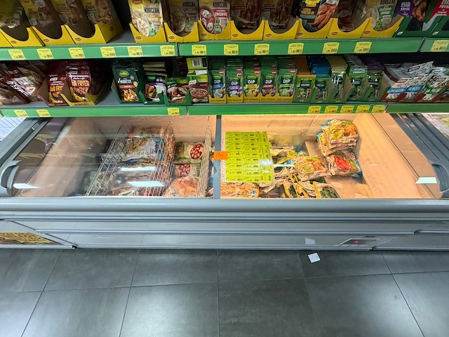 Inhoud diepvries: partij pierogi en diepvriesgerechten - afbeelding 1 van  9
