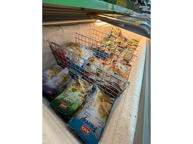Inhoud diepvries: partij pierogi en diepvriesgerechten - afbeelding 2 van  9