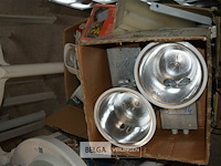 Inhoud doos div lam monturen - afbeelding 1 van  5