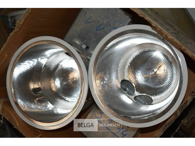 Inhoud doos div lam monturen - afbeelding 2 van  5