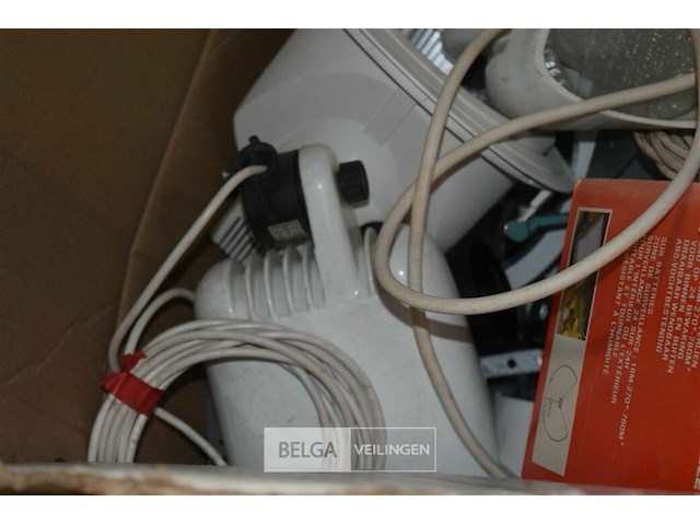 Inhoud doos div lam monturen - afbeelding 3 van  5