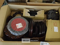 Inhoud doos div onderleggers voor vazen - afbeelding 1 van  4