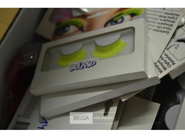 Inhoud doos partij div carnaval accesoires - afbeelding 2 van  6