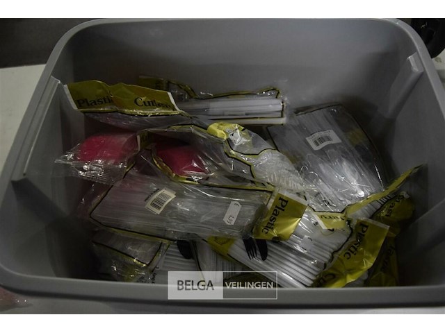 Inhoud doos partij div plastiek bestek - afbeelding 1 van  4