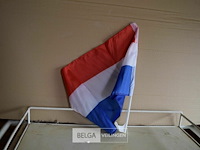 Inhoud doos partij vlaggen op stok - afbeelding 1 van  2