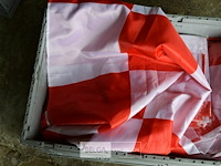 Inhoud doos partij vlaggen - afbeelding 2 van  2