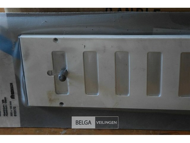 Inhoud doos regelbare verluchtingroosters - afbeelding 2 van  5