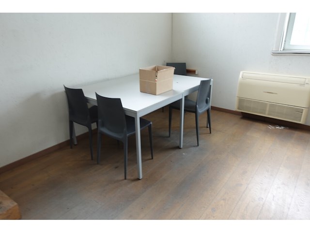 Inhoud eetzaal - afbeelding 3 van  10