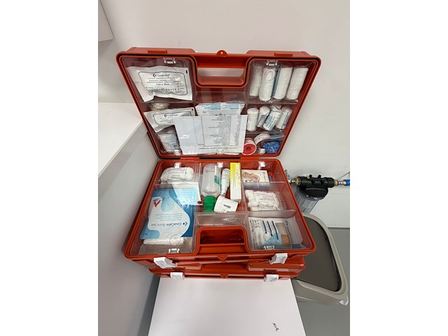 Inhoud ehbo kamer - afbeelding 4 van  17