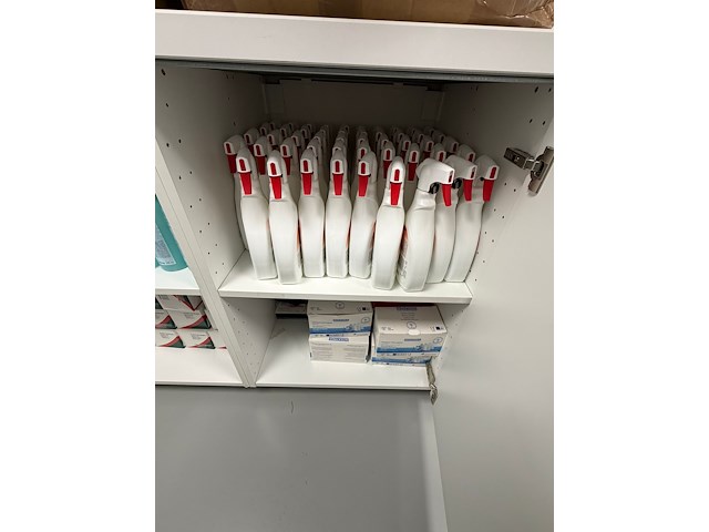 Inhoud ehbo kamer - afbeelding 5 van  17