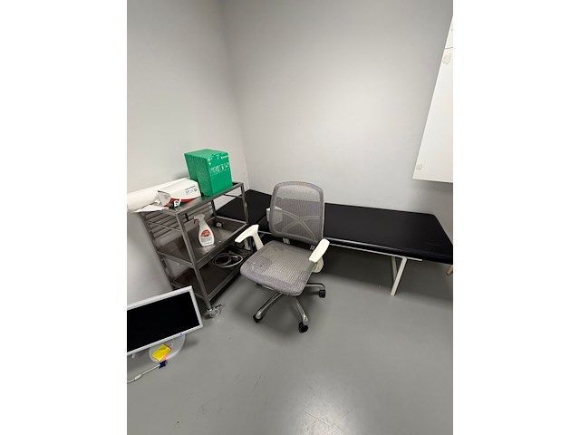 Inhoud ehbo kamer - afbeelding 7 van  17