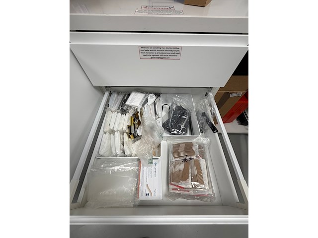 Inhoud ehbo kamer - afbeelding 9 van  17