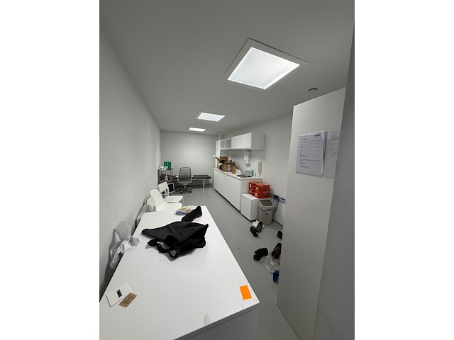 Inhoud ehbo kamer - afbeelding 10 van  17