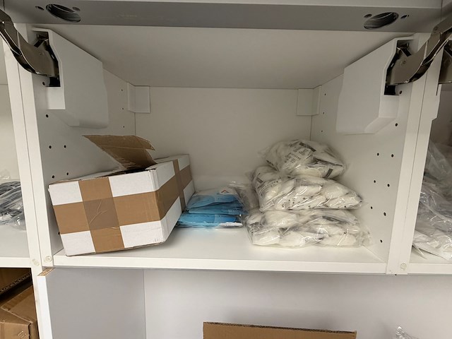 Inhoud ehbo kamer - afbeelding 12 van  17