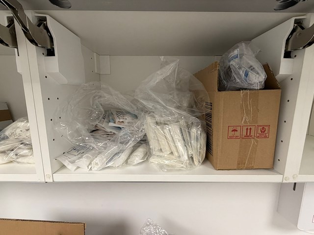 Inhoud ehbo kamer - afbeelding 13 van  17