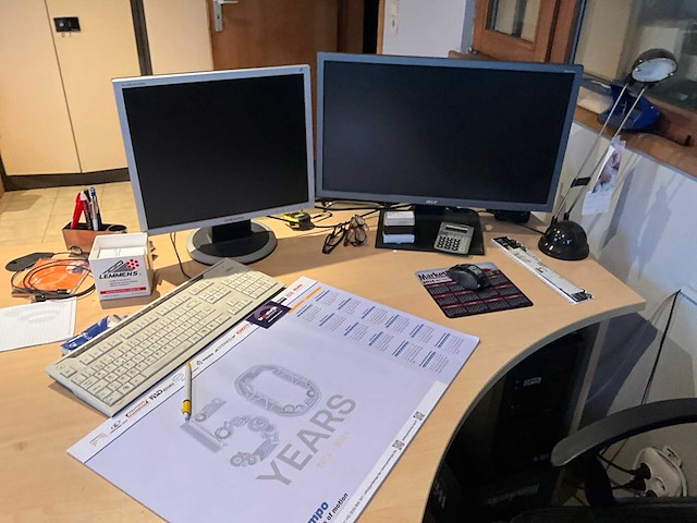 Inhoud kantoor - afbeelding 13 van  13