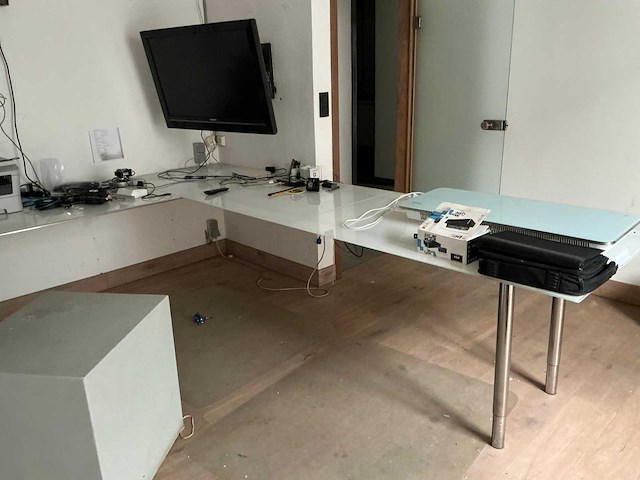 Inhoud kantoorruimte - afbeelding 1 van  12