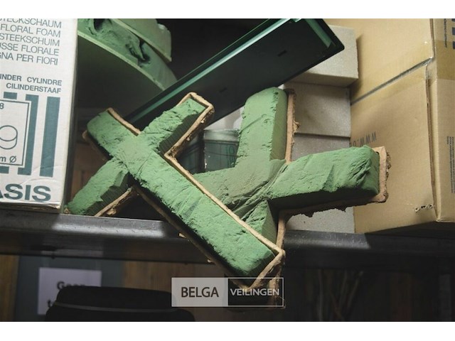 Inhoud kar partij oase voor bloemstukken - afbeelding 3 van  7