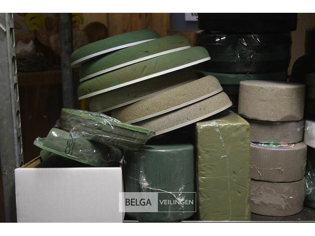 Inhoud kar partij oase voor bloemstukken - afbeelding 4 van  7