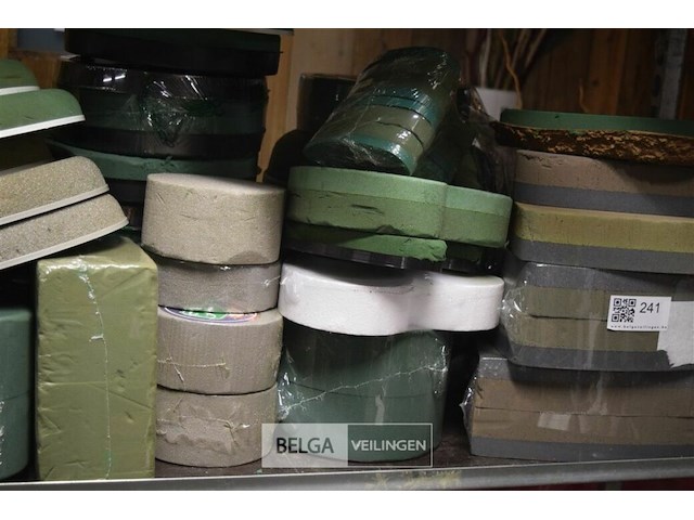 Inhoud kar partij oase voor bloemstukken - afbeelding 5 van  7