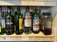 Inhoud kast - div geestrijke dranken - afbeelding 3 van  4