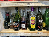 Inhoud kast - div geestrijke dranken - afbeelding 4 van  4