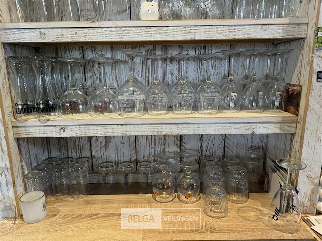 Inhoud kast - div glazen - afbeelding 3 van  5