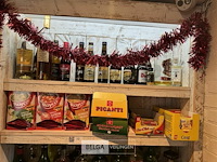 Inhoud kast - div snoep en soepen - afbeelding 3 van  7