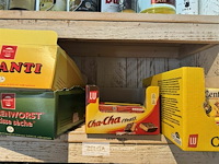 Inhoud kast - div snoep en soepen - afbeelding 5 van  7