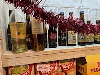 Inhoud kast - div snoep en soepen - afbeelding 7 van  7