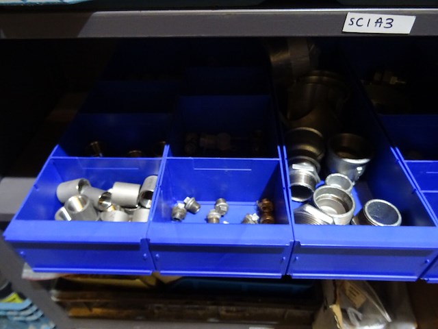 Inhoud kast + 3x pallet ijzerwareb - afbeelding 8 van  24