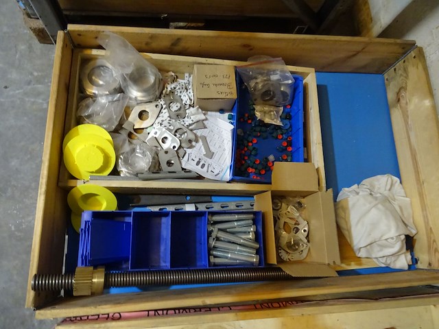 Inhoud kast + 3x pallet ijzerwareb - afbeelding 11 van  24