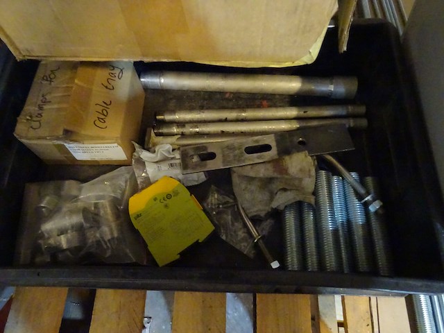 Inhoud kast + 3x pallet ijzerwareb - afbeelding 16 van  24