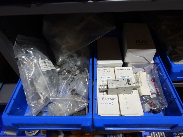 Inhoud kast + 3x pallet ijzerwareb - afbeelding 20 van  24