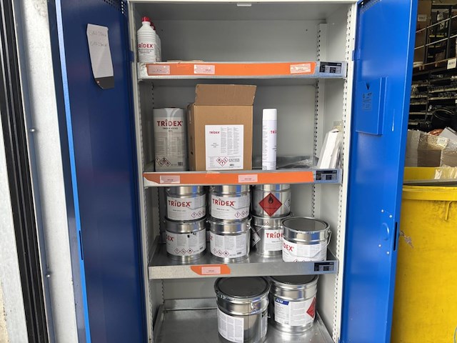 Inhoud kast, diverse tridex producten - afbeelding 1 van  7