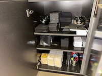 Inhoud kast - afbeelding 1 van  8