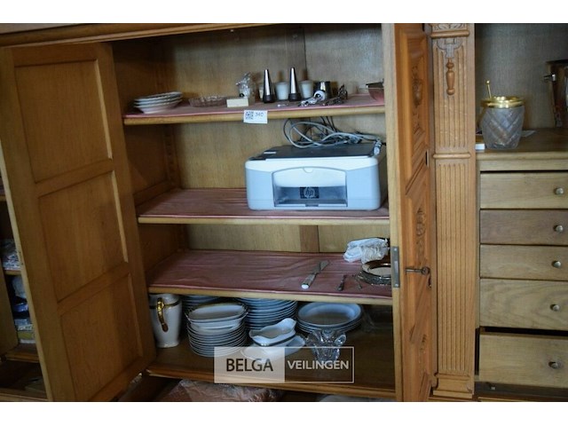 Inhoud kast - afbeelding 1 van  7