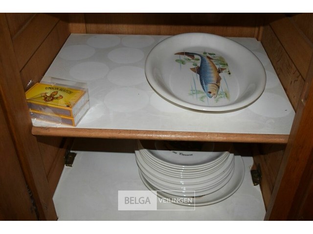 Inhoud kast - afbeelding 1 van  8