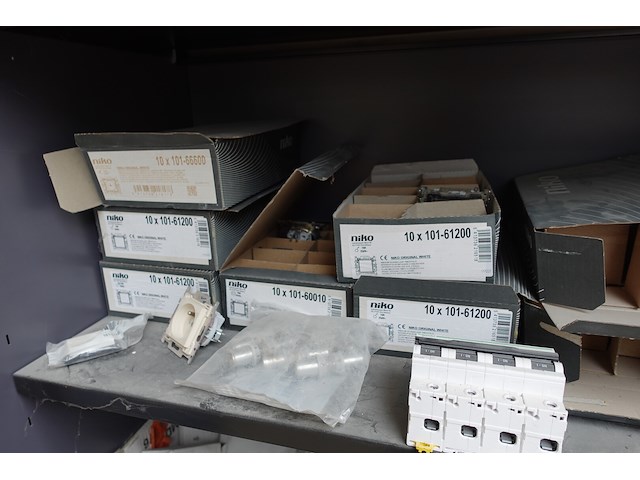 Inhoud kast - afbeelding 5 van  10