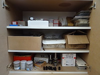 Inhoud kast - afbeelding 1 van  26