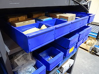 Inhoud kast - afbeelding 16 van  16