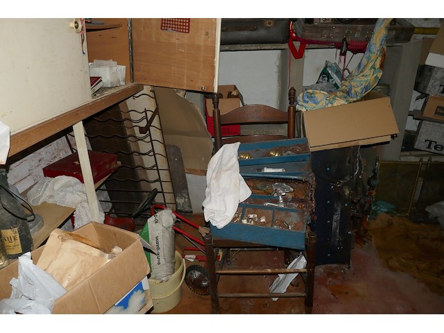Inhoud kelder divers materiaal - afbeelding 7 van  10