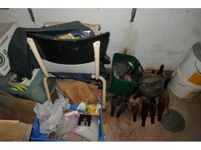 Inhoud kelder divers materiaal - afbeelding 10 van  10