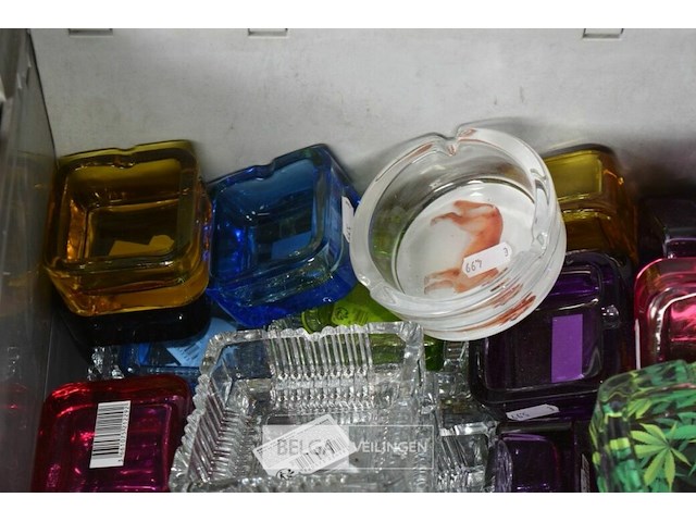 Inhoud kist div asbakken - afbeelding 4 van  5