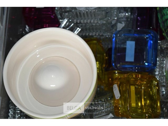 Inhoud kist div asbakken - afbeelding 5 van  5